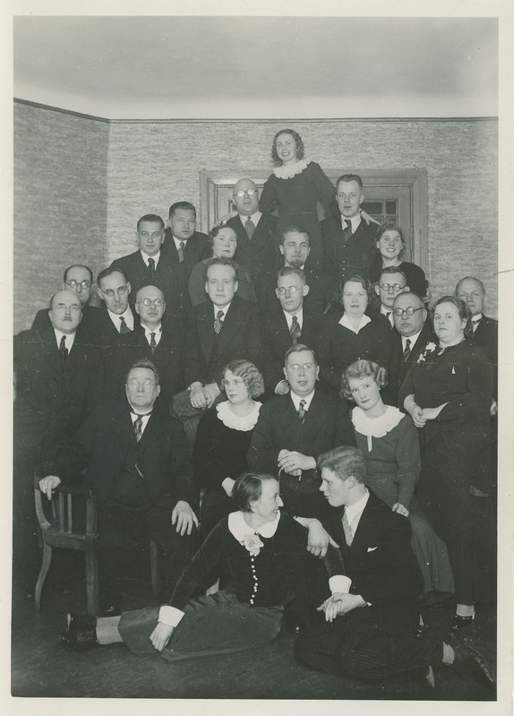 Üliõpilasselts "Veljesto" vilistlaste koosviibimine, grupipilt, 3.reas vasakult kolmas (prillidega) on A. Särev, Tartu, 1930.-ndate a. lõpp