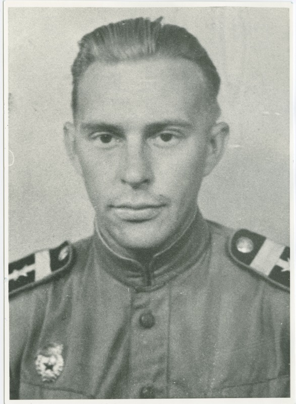 Harri Eesmaa (alustas õpinguid TPI-s peale Suure Isamaasõja lõppu), portree sõjaväevormis, 1940.-ndad a.