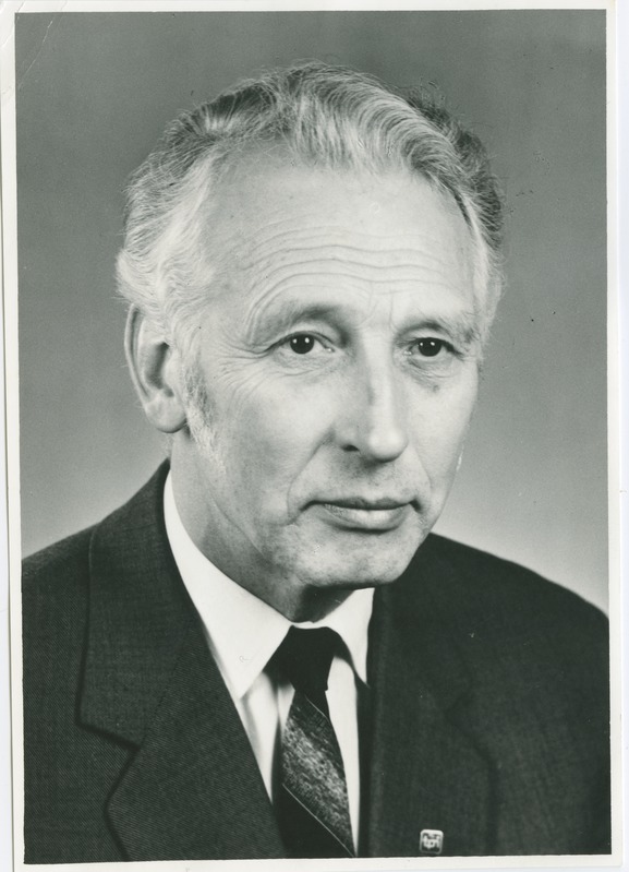 Raoul Üksvärav, TPI majandusteaduskonna dotsent, professor, majandusdoktor, portree, 1985.a.