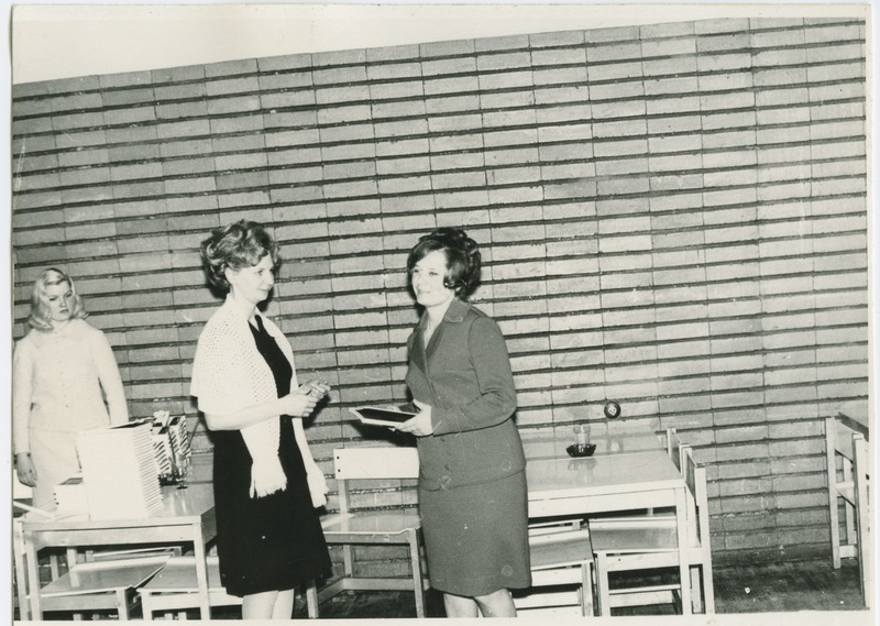 ÜTÜ konverentsi pidulik lõpetamine TPI sööklas, 1960.-ndad a.