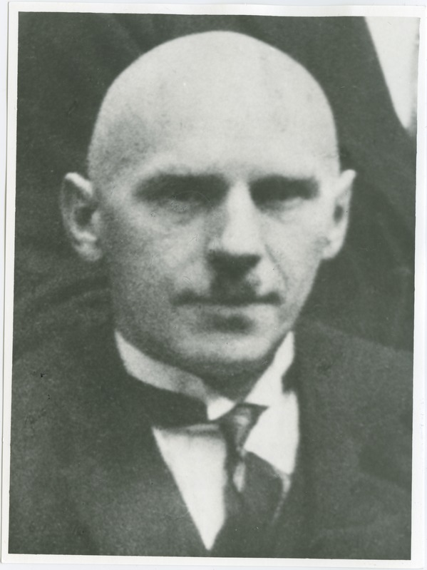Alfred Koch, Tallinna Tehnikumi õppejõud 1922.-1923.a., Eesti Raudtee veodirektsiooni tehnilise osakonna juhataja, hiljem veoameti juhataja asetäitja, 1928.a.