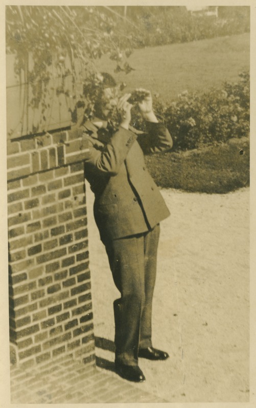 Karl Papello binokliga, 1933