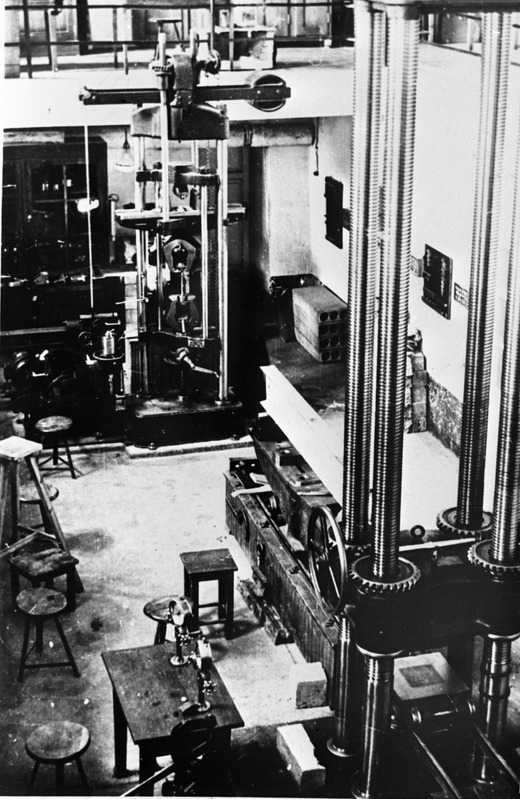Ehitusmehaanika labor (tugevuslabor) 1950. aastatel