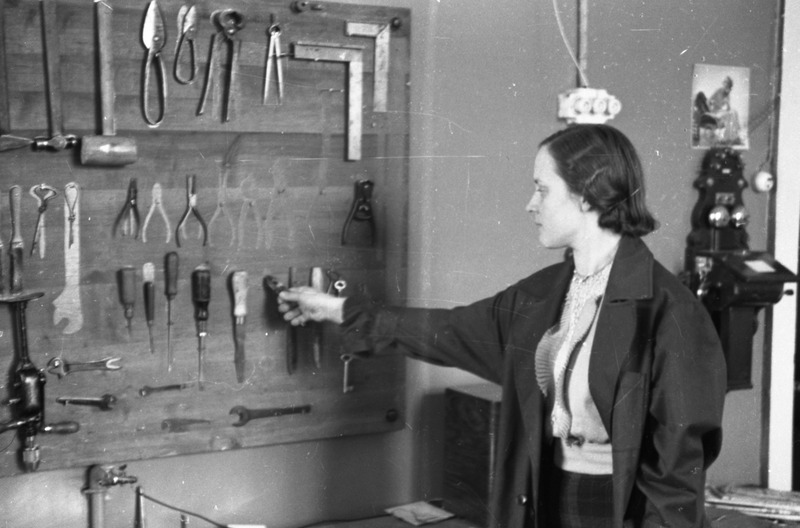 TPI Mehaanikateaduskonna üliõpilane praktikal, 1950. aastad