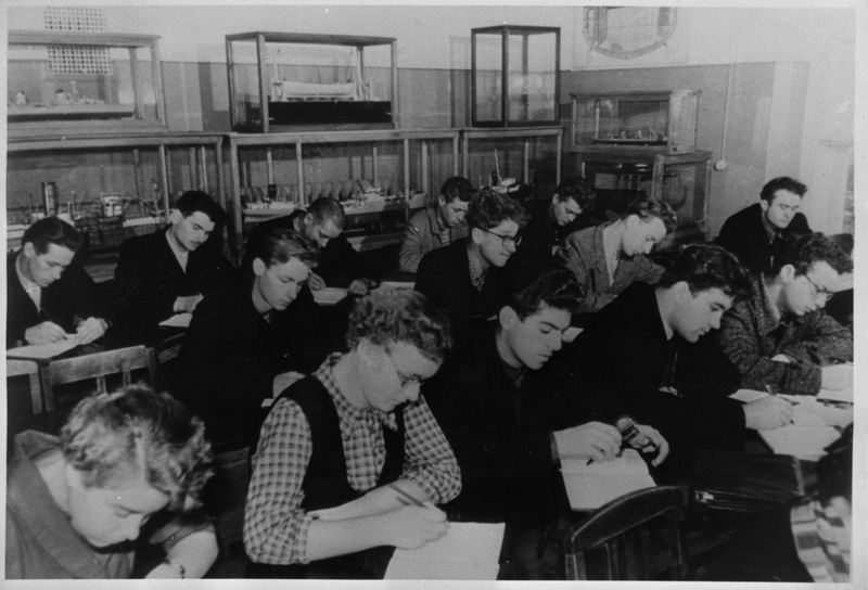 Laevajõuseadmete kateedri üliõpilased loengul, 1950. aastad