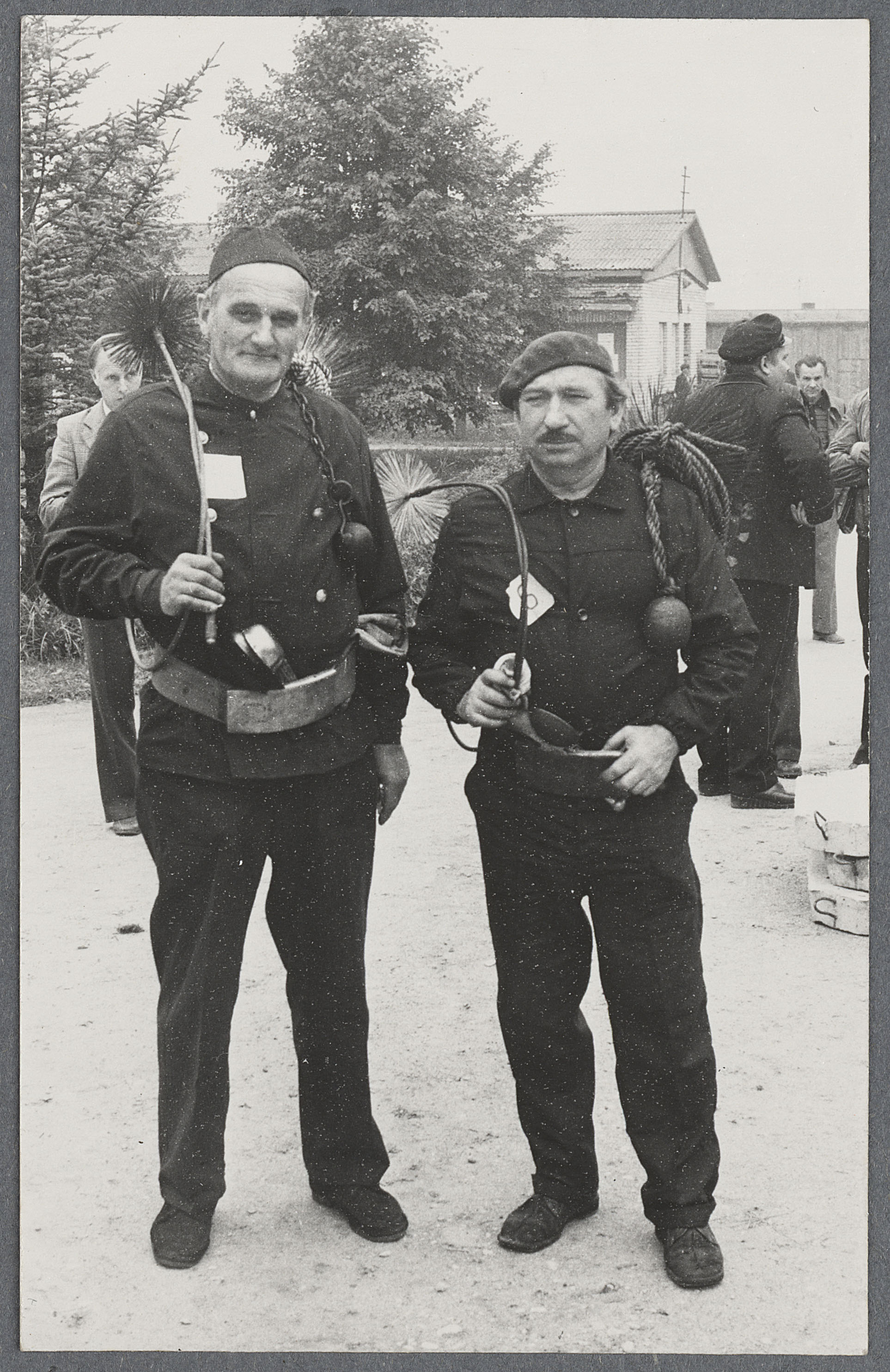 O.Vares ja K.Ruus I korstnapühkijate kutsemeisterlikkuse võistlusel, 1981.a.