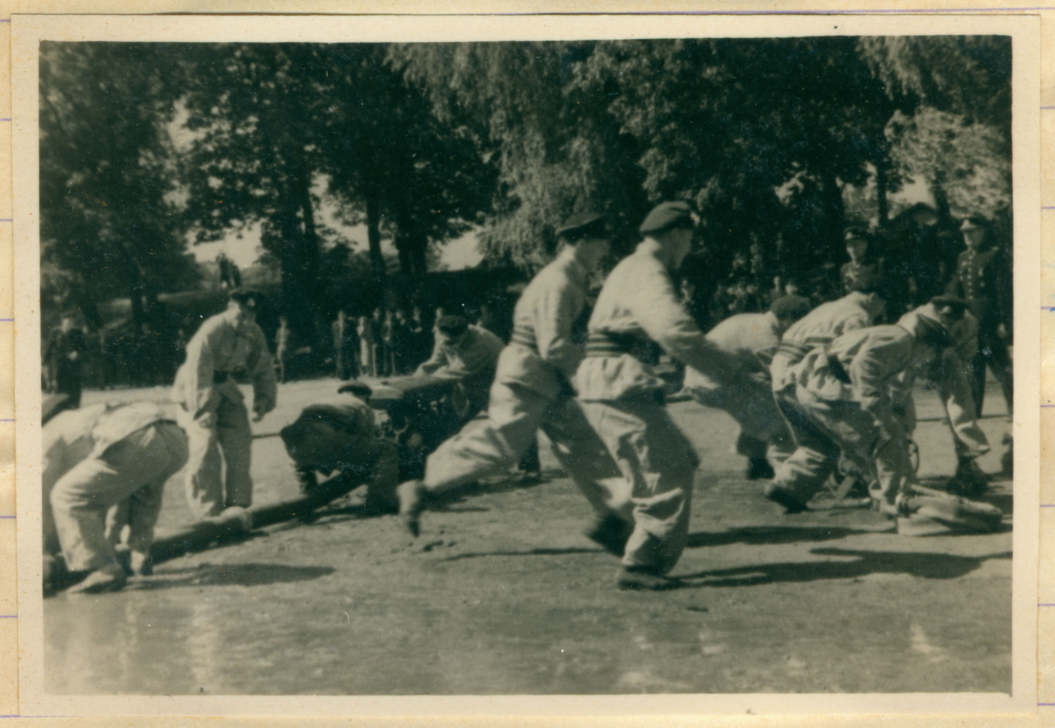 Tuletõrje meeskond lahinghargnemisel Tallinna VTÜ aastapäeval