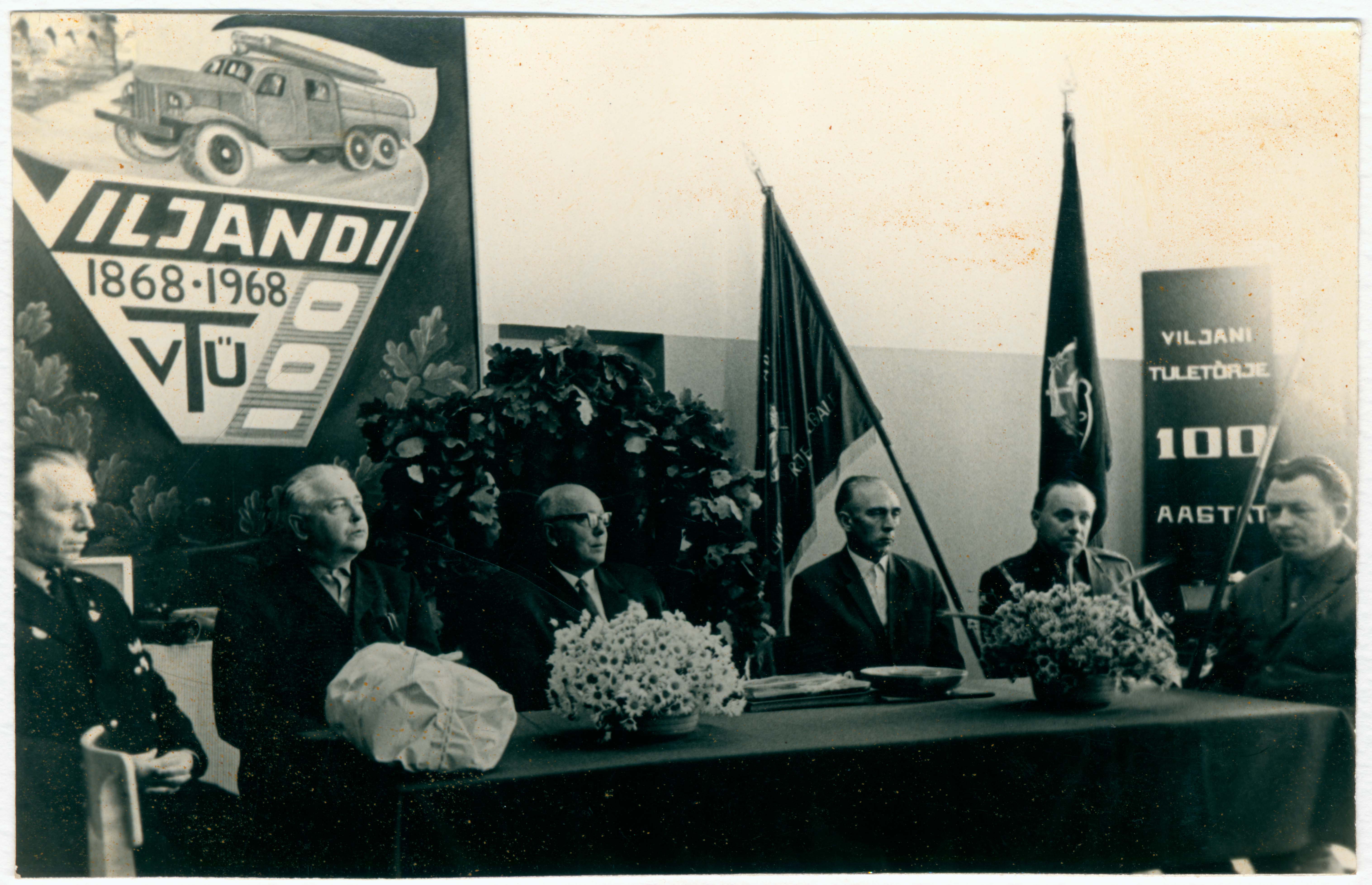 Viljandi Tuletõrje Inspektsiooni ülema Adolf Jürna 60 sünnipäeva aktuse presiidium