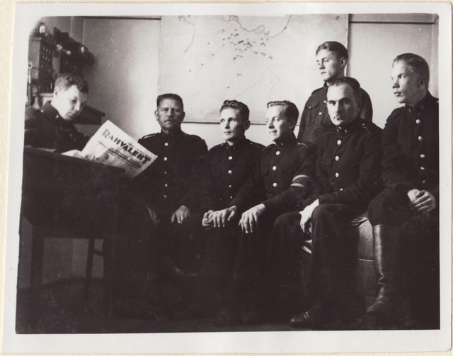 Tallinna Kutselise Tuletõrje II komando liikmed puhkeruumis