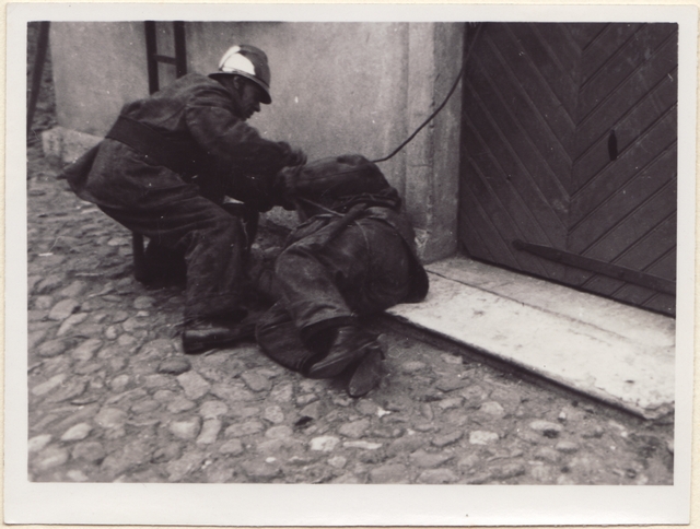 Tuletõrjeõppustel inimese päästmine.