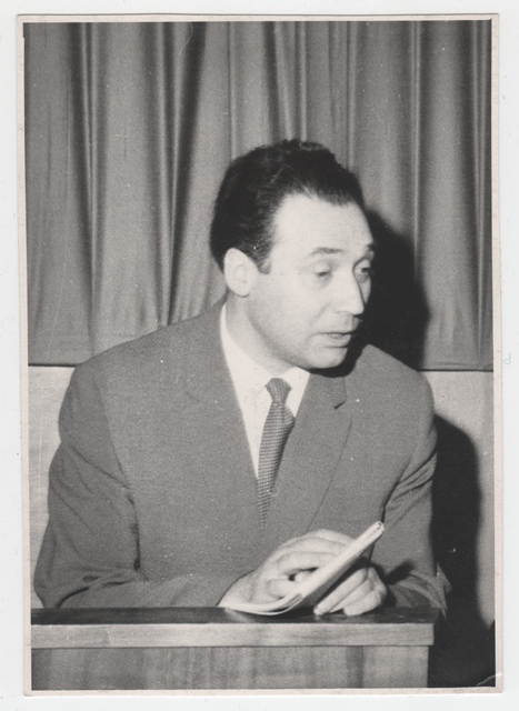 NSV Liidu Ministrite Nõukogu vastutav töötaja V.Semjonov Taškendi nõupidamisel kõnelemas