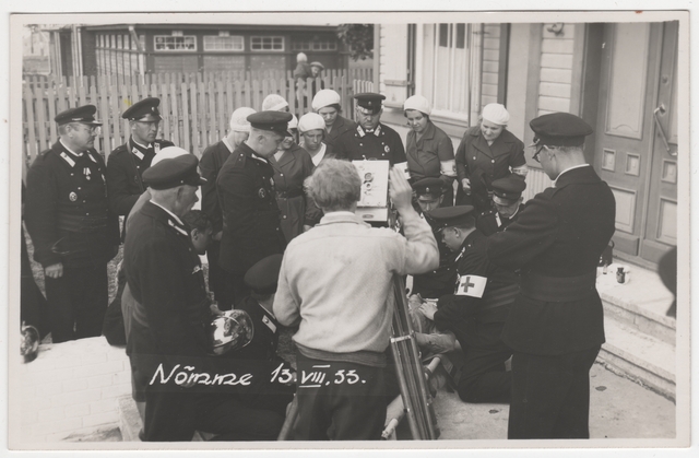 Nõmme VTÜ sanitaarjaoskond annab esmaabi kahjutules kannatada saanule