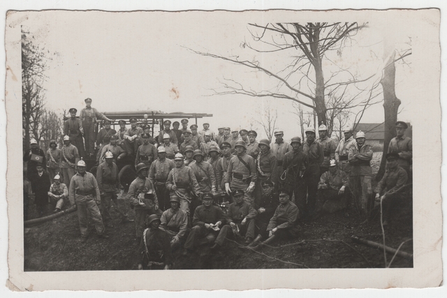Tuletõrjevarustuses mehed õppustel Tondi kasarmute juures
