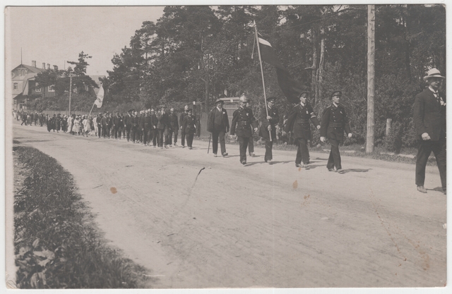 Nõmme VTÜ aastapäeva rongkäik