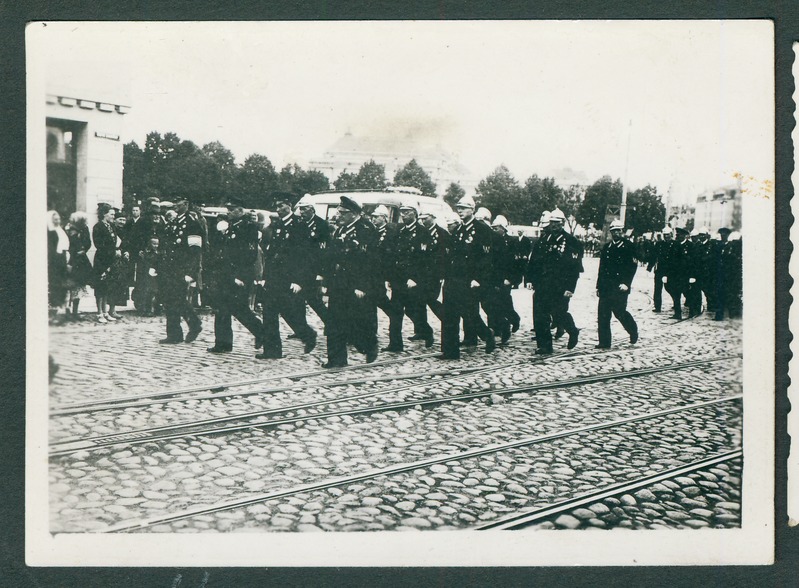 Tallinna VTÜ tuletõrje rongkäik Tallinnas