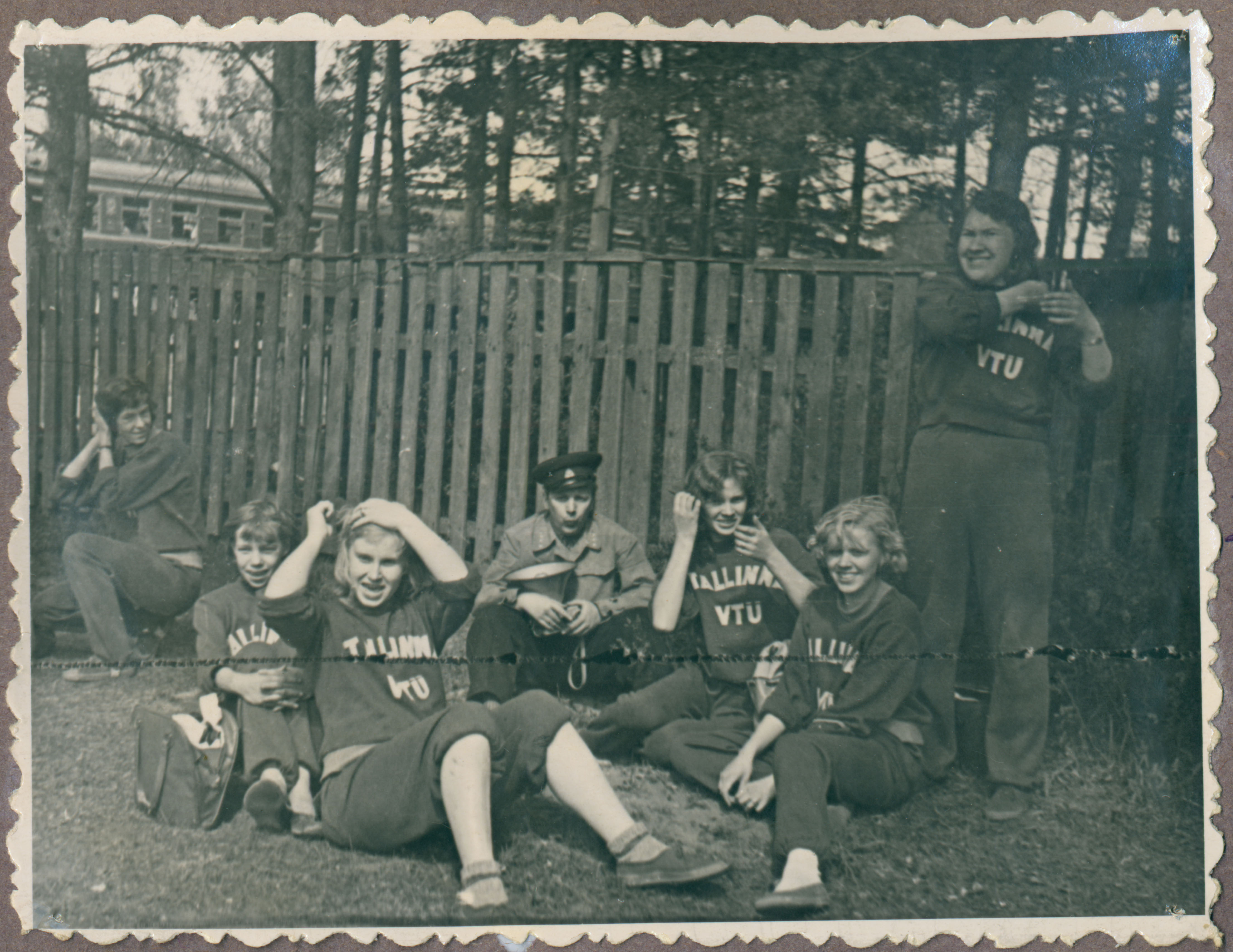 Tütarlapsed end korrastamas