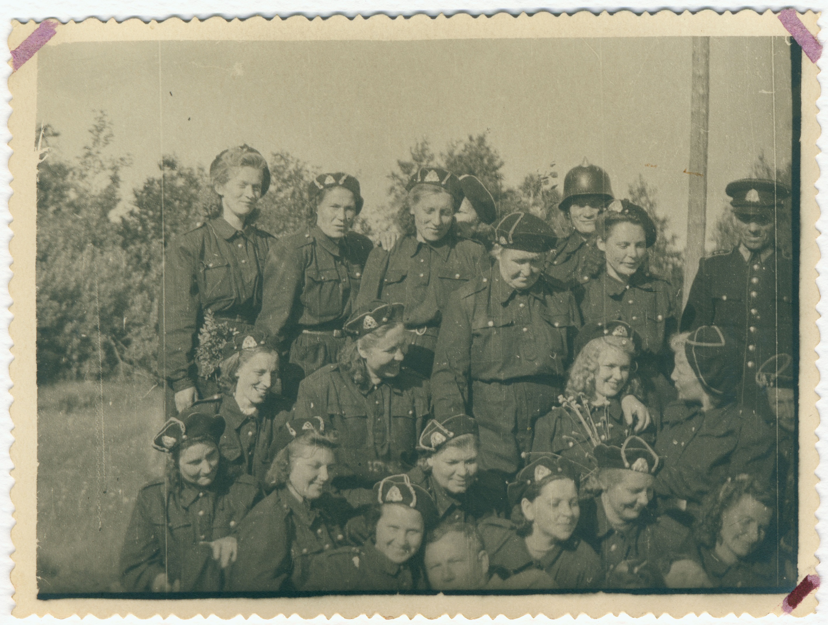 Tuletõrjekooli naiskursuslasi õppusel