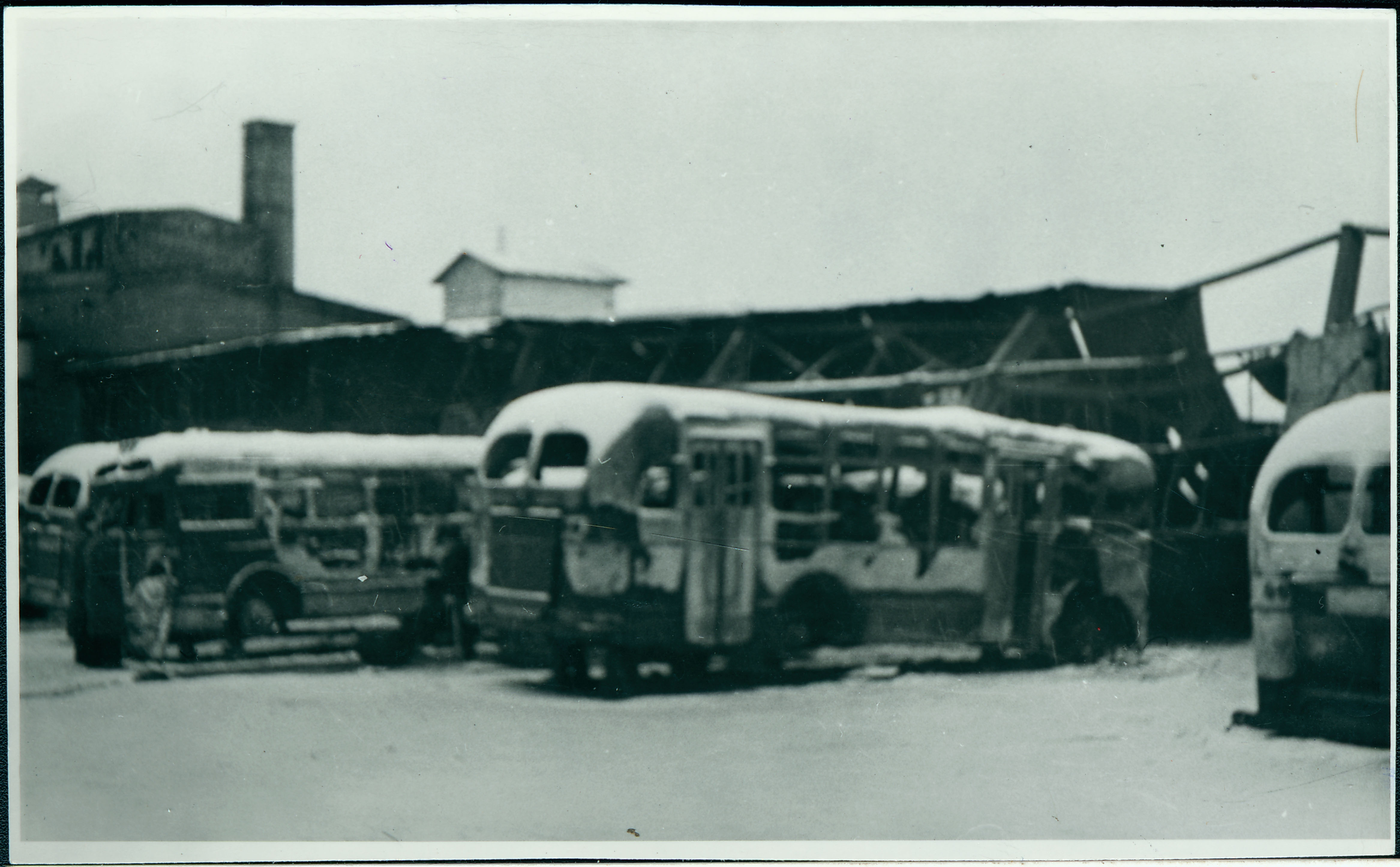 Autobussipargi remonditöökoda pärast tulekahju, 1955.a.