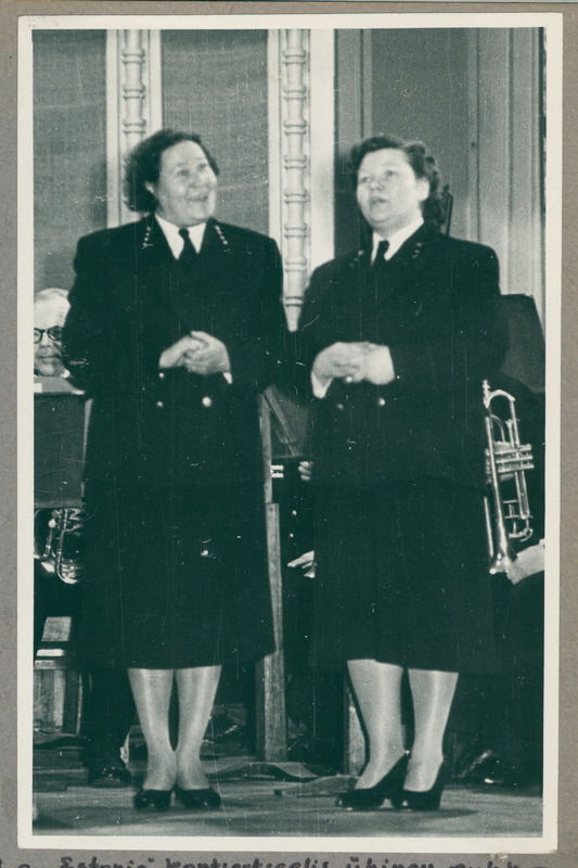 Sirje Otstavel ja Hilda Tohvri Tallinna VTÜ puhkpilliorkestri 75 aastapäeva kontserdil Estonias