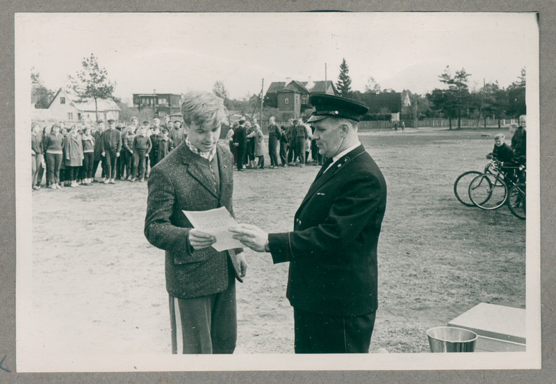 Koolinoorte tuletõrjevõistlused Võidu pargis