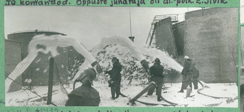 Erinevate kustutusvahendite kasutamine tuletõrje-taktikalisel õppusel T/K Ookean kalasadamas ja naftabaasis