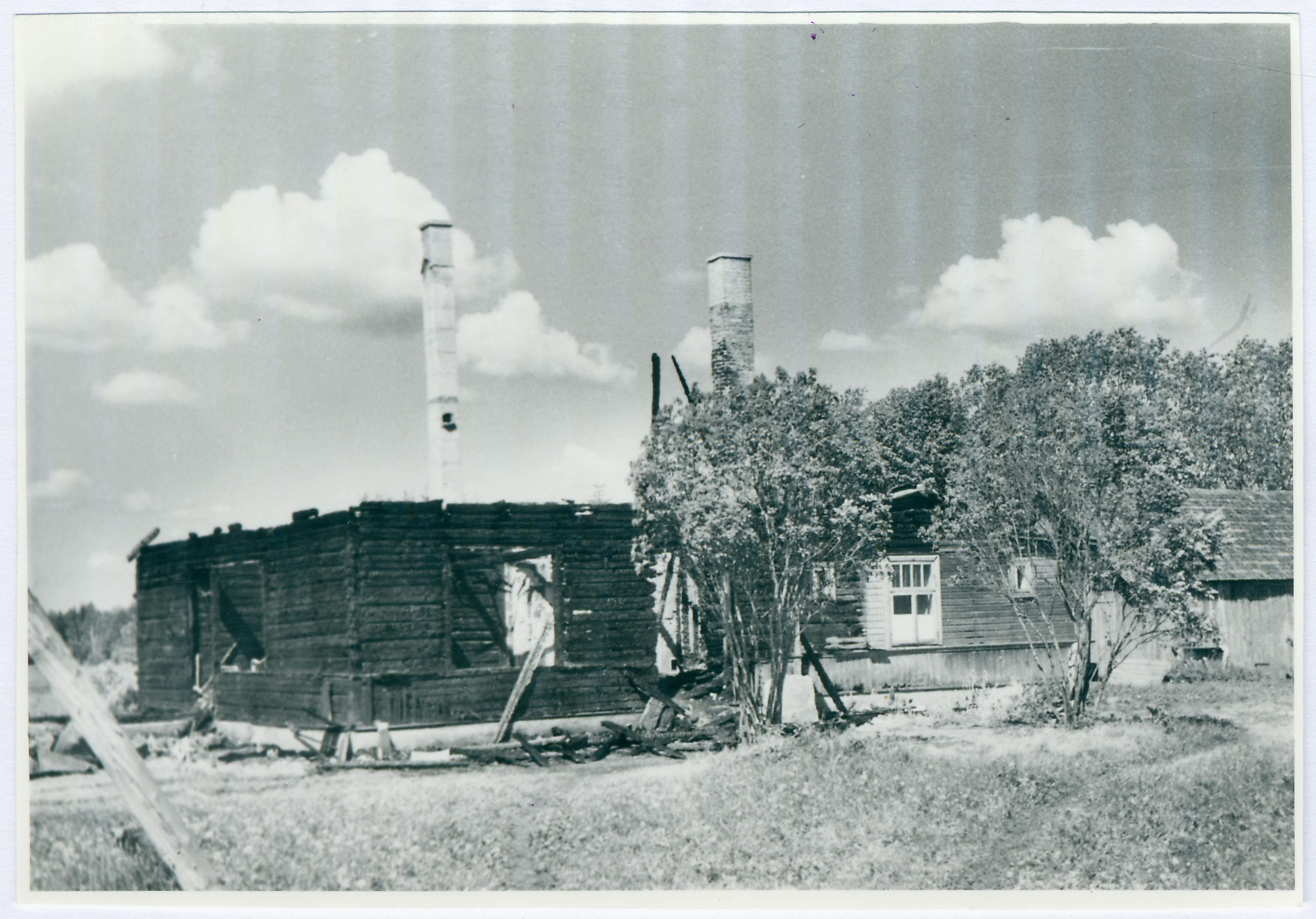 Põltsamaa raj. Päinurme jaoskonnahaigla pärast tulekahju: põlenud hoone ahervare, 1958.a.