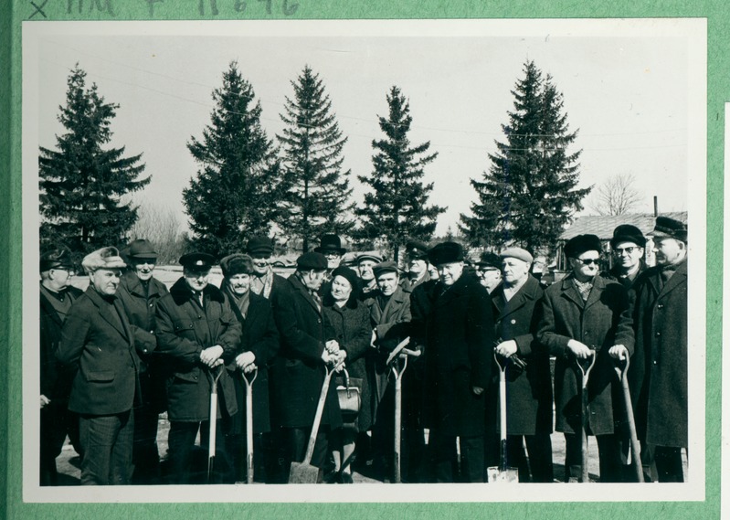 Tallinna TÜ liikmed Irus puid istutamas