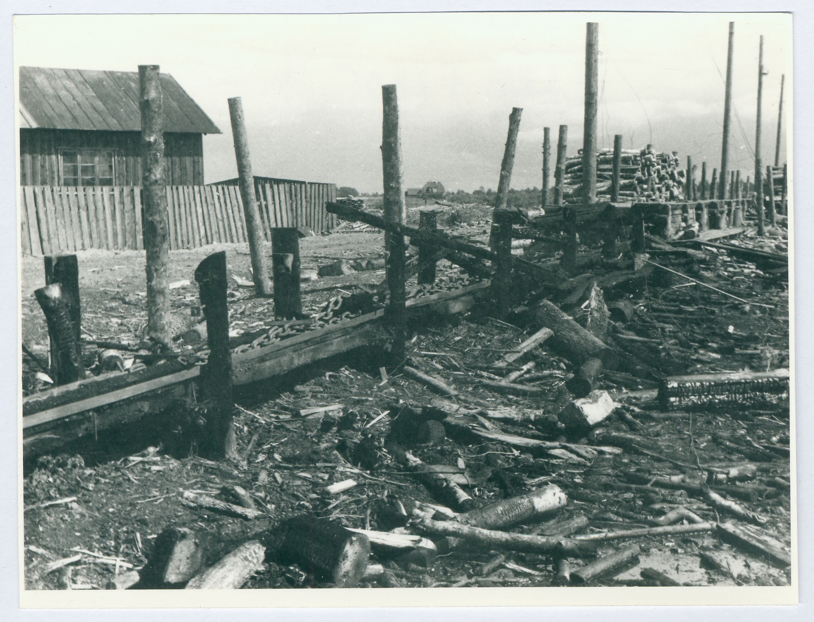 Puidutöötlemise ettevõte pärast tulekahju