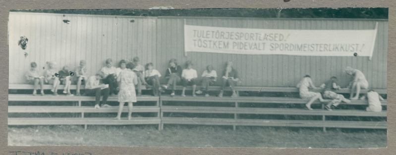 Vabariiklik noorte tuletõrje-õppelaager Loksal