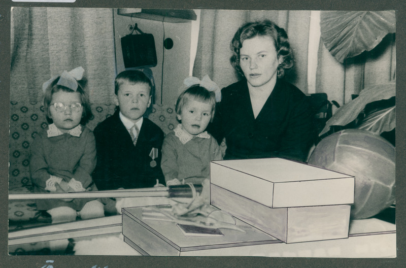 7-aastane elupäästja Andrus koos õdede ja emaga