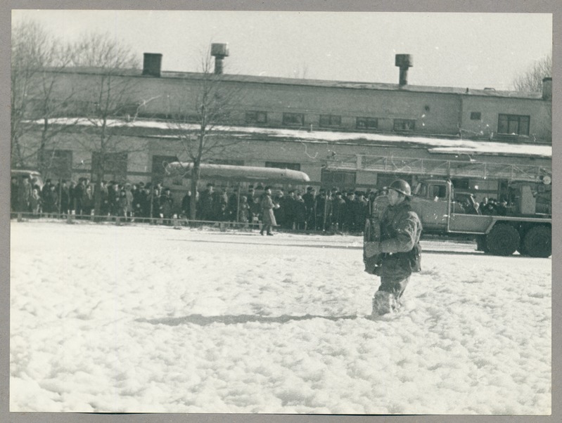 Vahugeneraatori demonstratsioon Kiviõli IV KTÜ-s