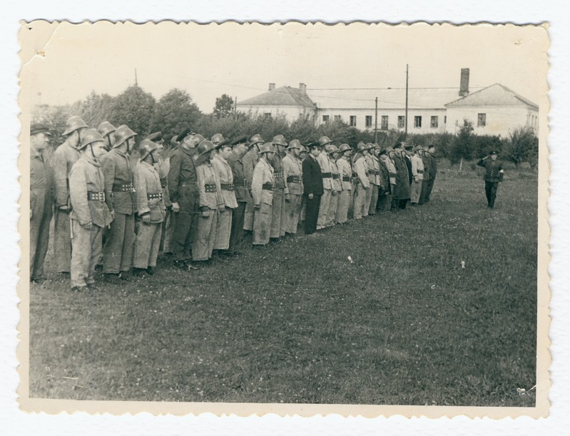 Kiviõli IV KTÜ meeskond rivis