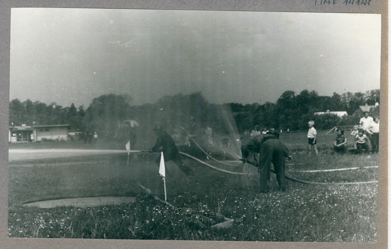 Tuletõrjevõistlus veejugadega