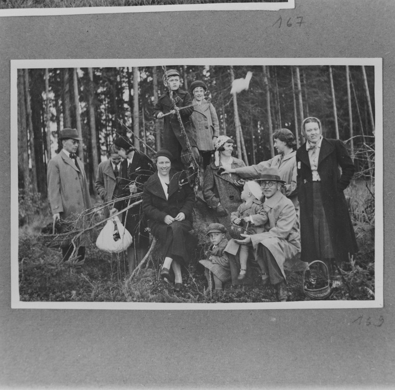 Ooniste otsimisel Erastvere metsas 28. mail 1939