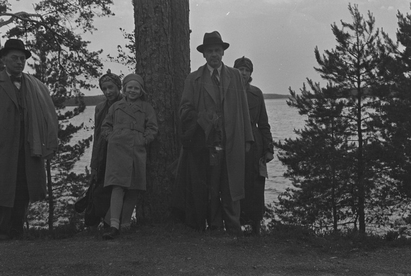 Friedebert Tuglas, Elo Tuglas, Elo Kurvits, Peeter Kurvits ja Selma Kurvits Soomes Kangasalal, 1938