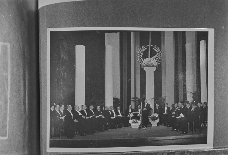 Leedu kirjanduslike auhindade väljaandmise aktus Kaunase Riigiteatris 14. veebruaril 1938