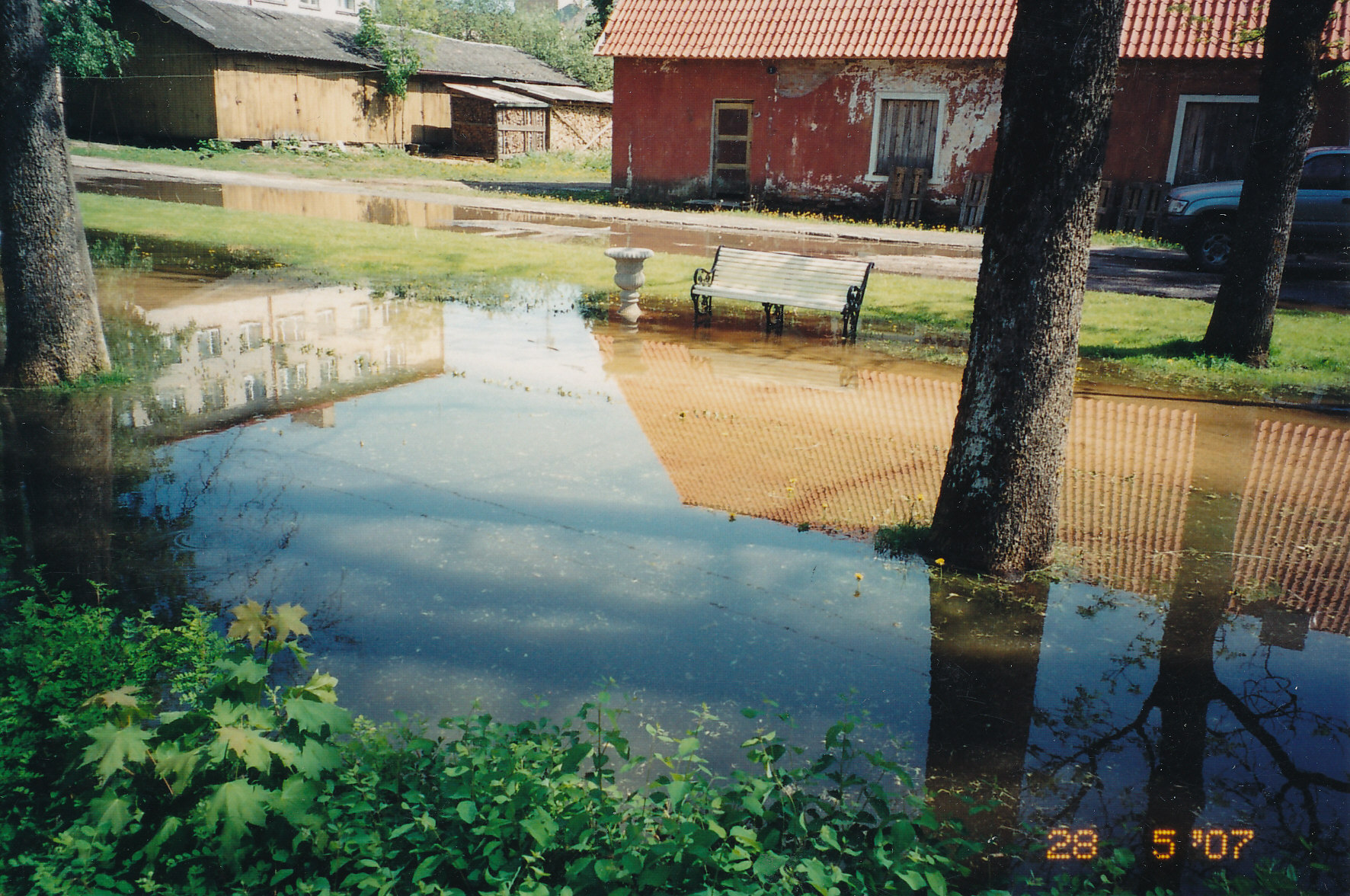 Foto "Katariina allee algus Võru Maavalituse lähedal" 28.mail 2007