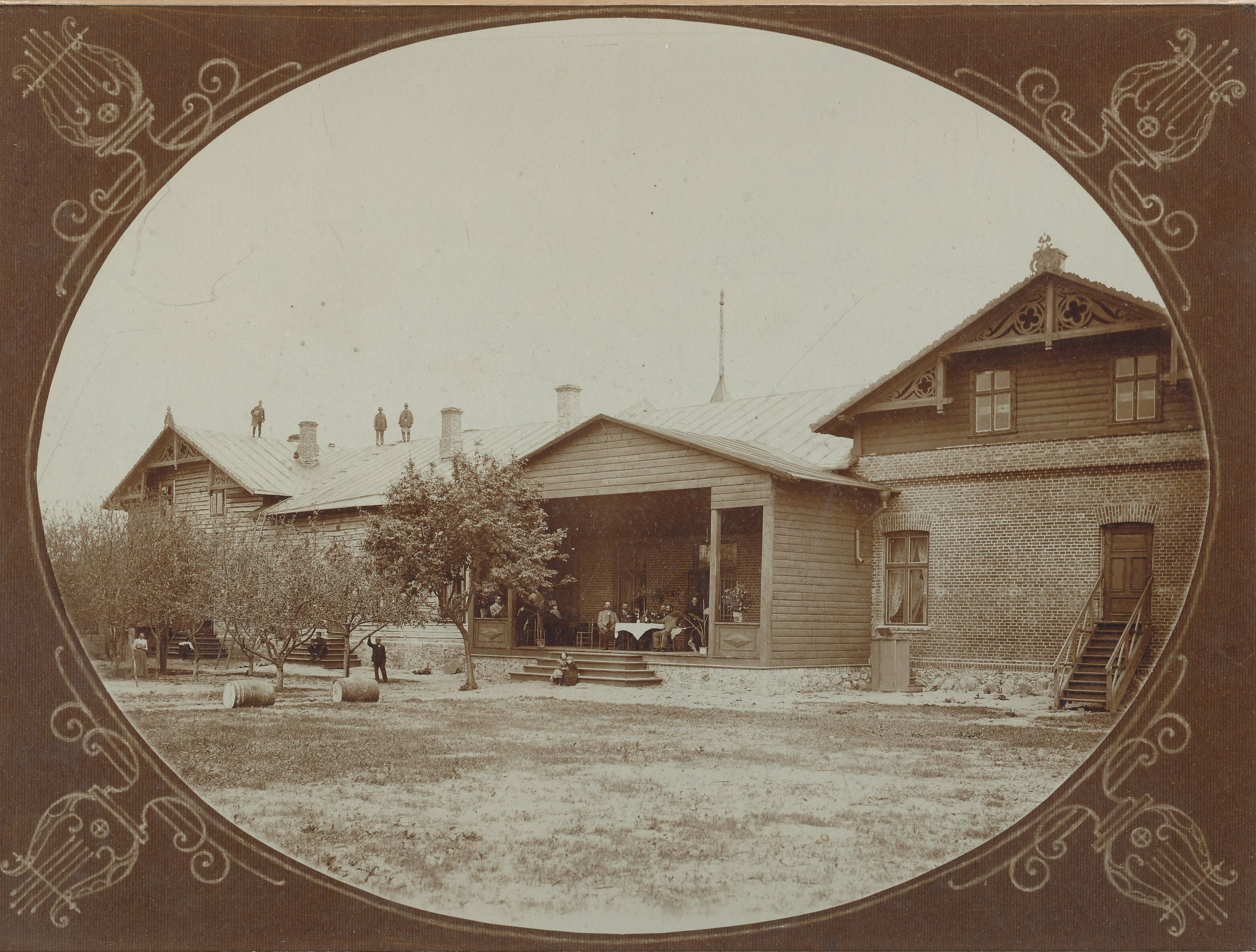 Foto. "Kandle" Seltsi hoone ehitusjärgus 1900.aastal . Vaade tagaküljele.