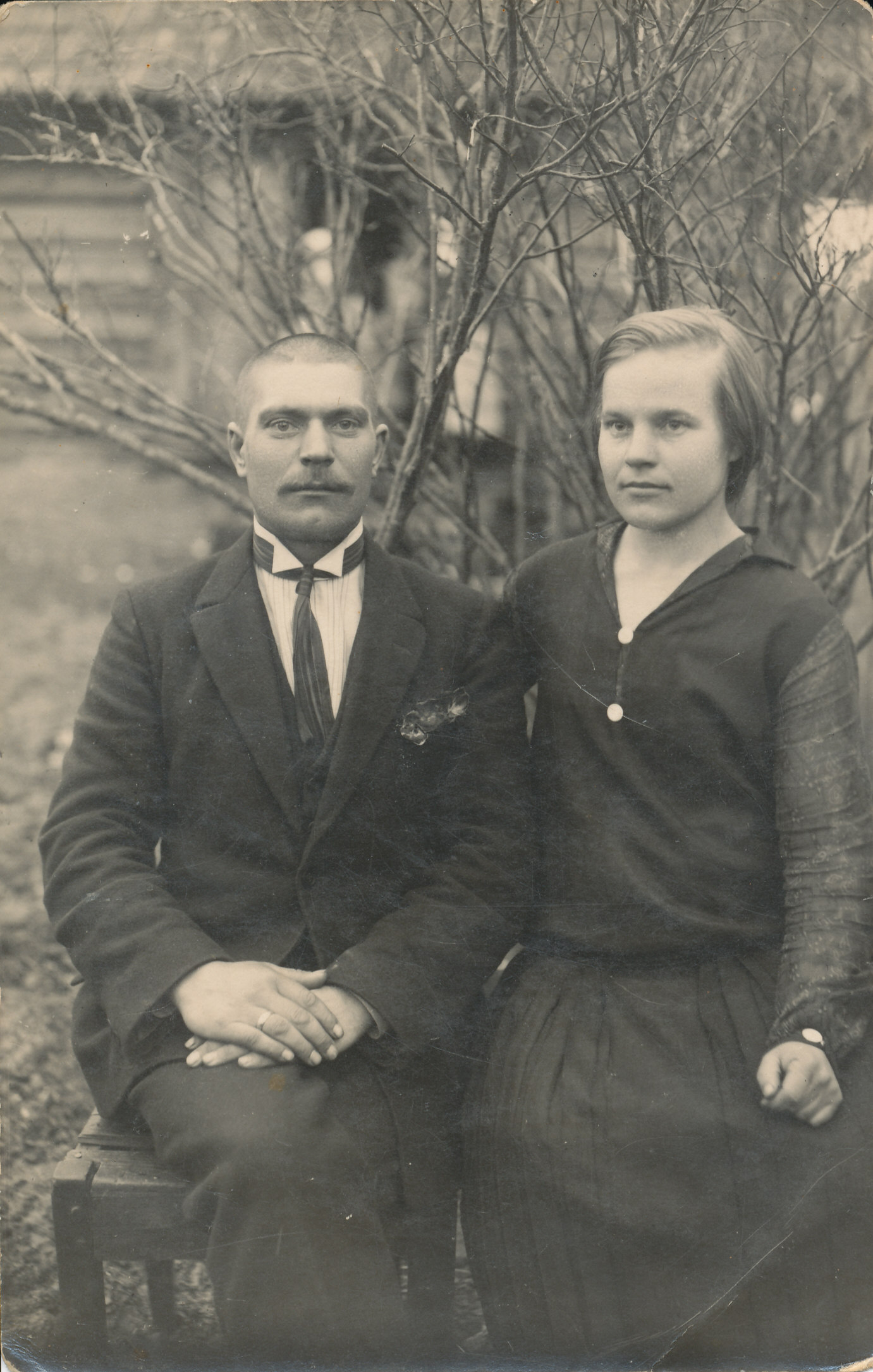 Foto. Orava valla Liinamäe talu peremees Karl Orion (1897-1964) abikaasa Annaga (1900-1963). 1920-tel aastatel