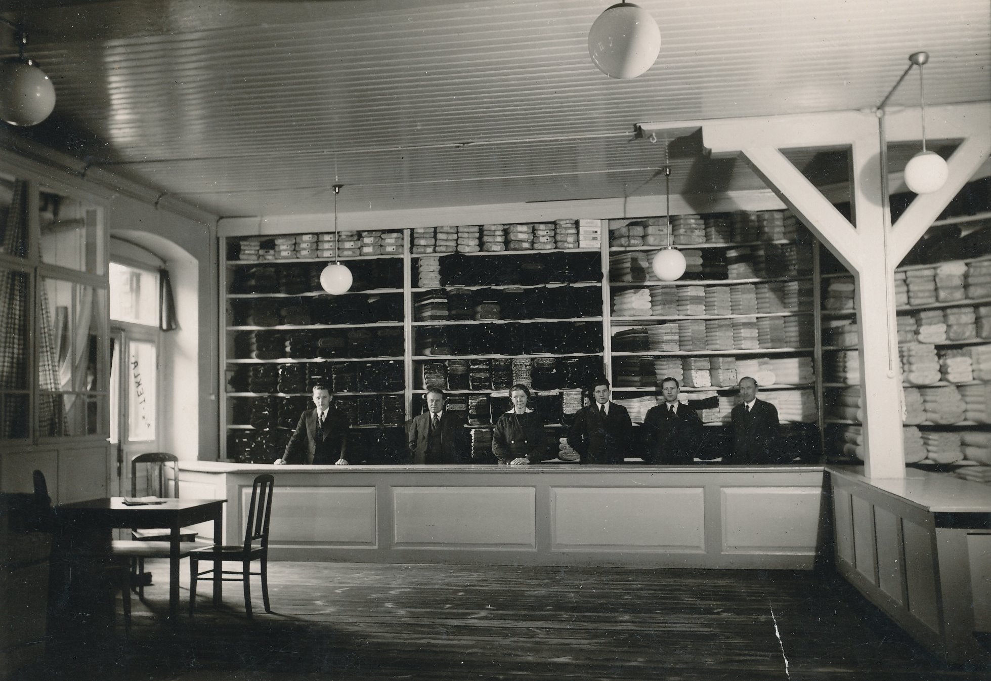 Foto. Aktsiaselts "Tekla" kaupluse sisevaade 1936.aastal.