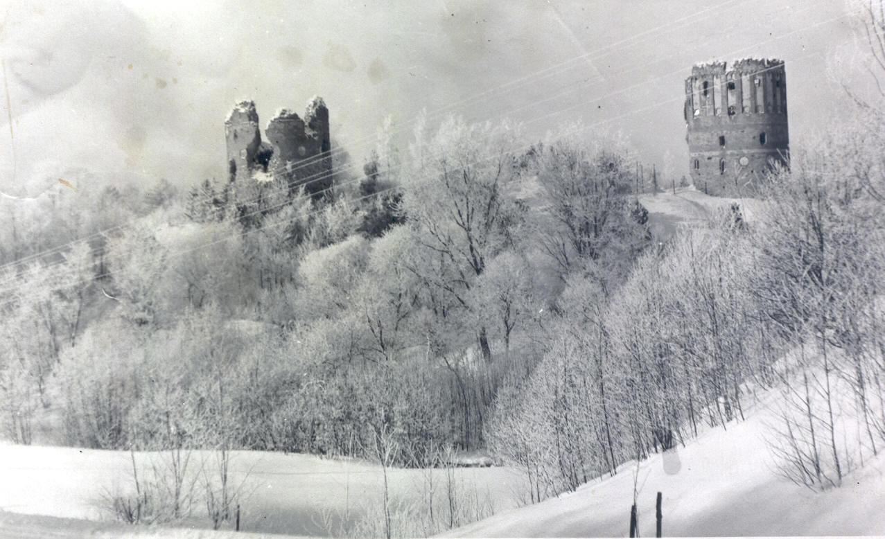 Foto. Vastseliina linnuse varemed.