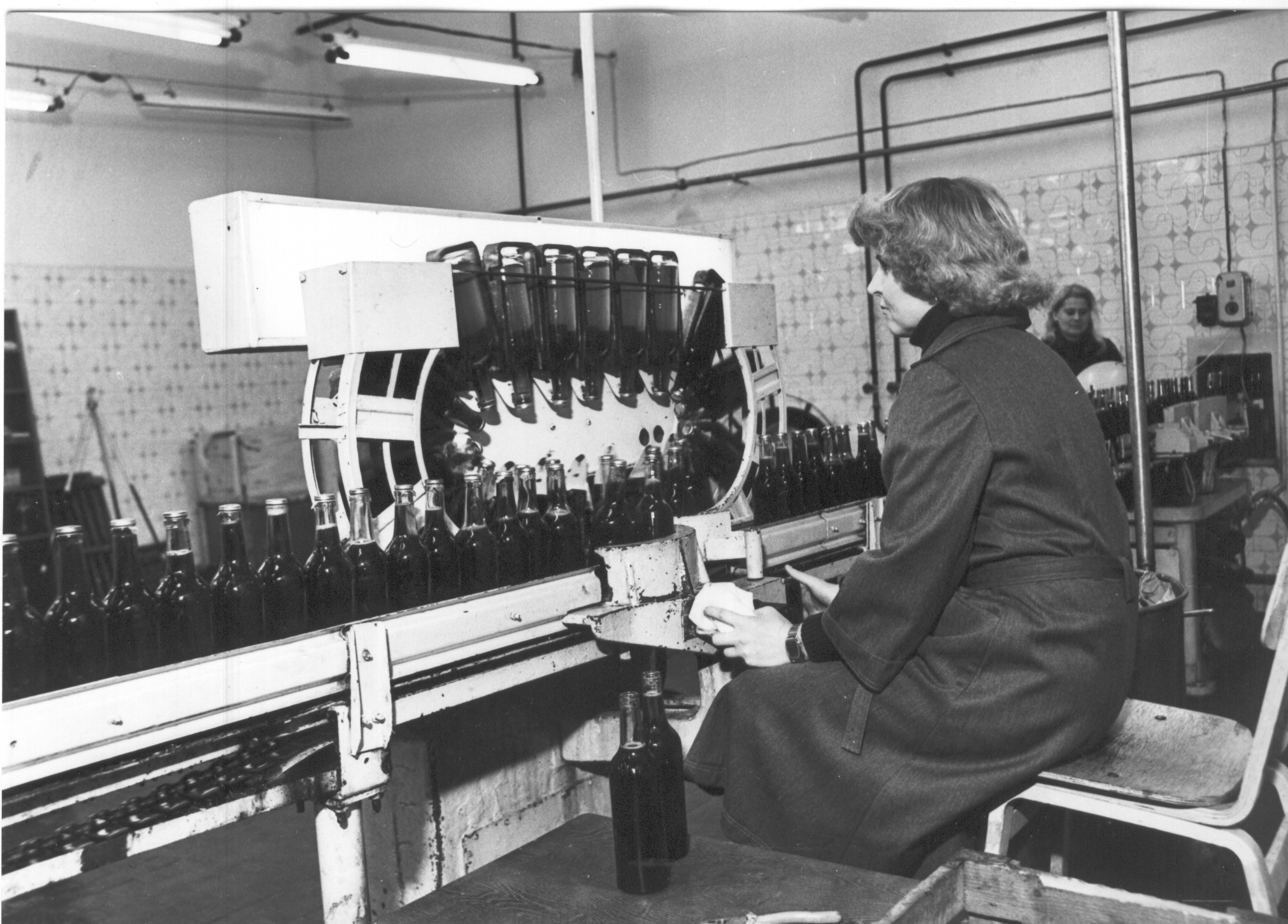 Foto. V. I. Lenini nim. kolhoosi veinitsehhi kontrollliin 1983.a.