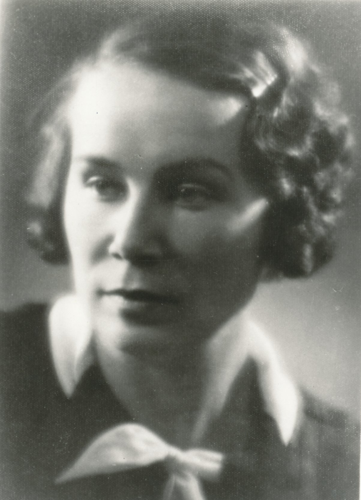 Foto. Elsa Lukin-Jobso-Joala portreefoto.( 1903-1982)