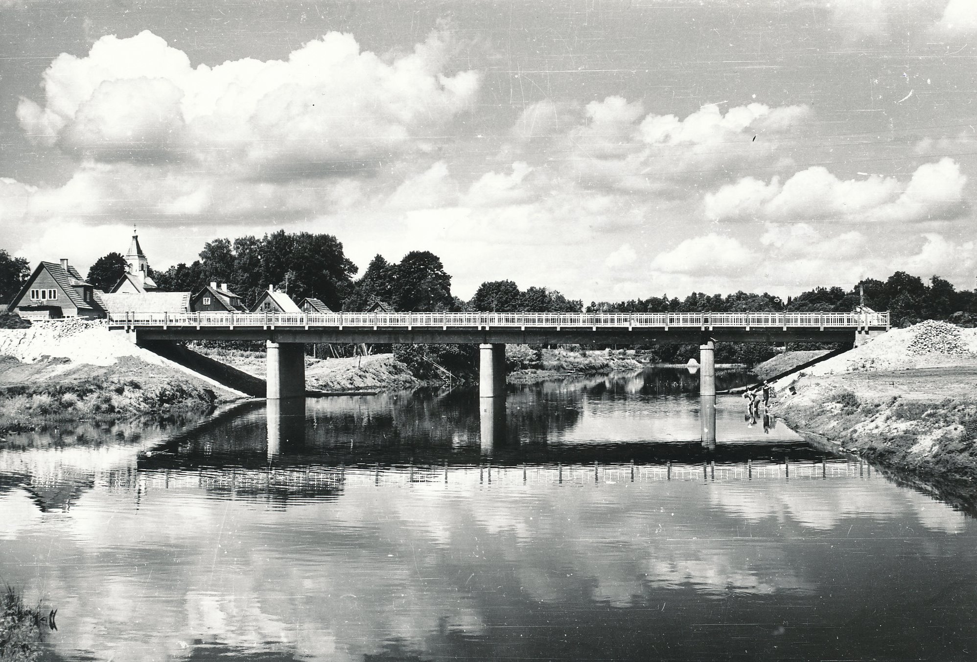 Foto. Maanteesild Räpinas Võhandu jõel Orava - Petseri maanteel 1960.a.