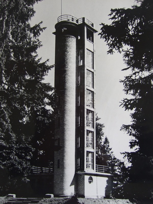Foto. Suure Munamäe vaatetorn Haanjas , foto Mati Pakler 1967