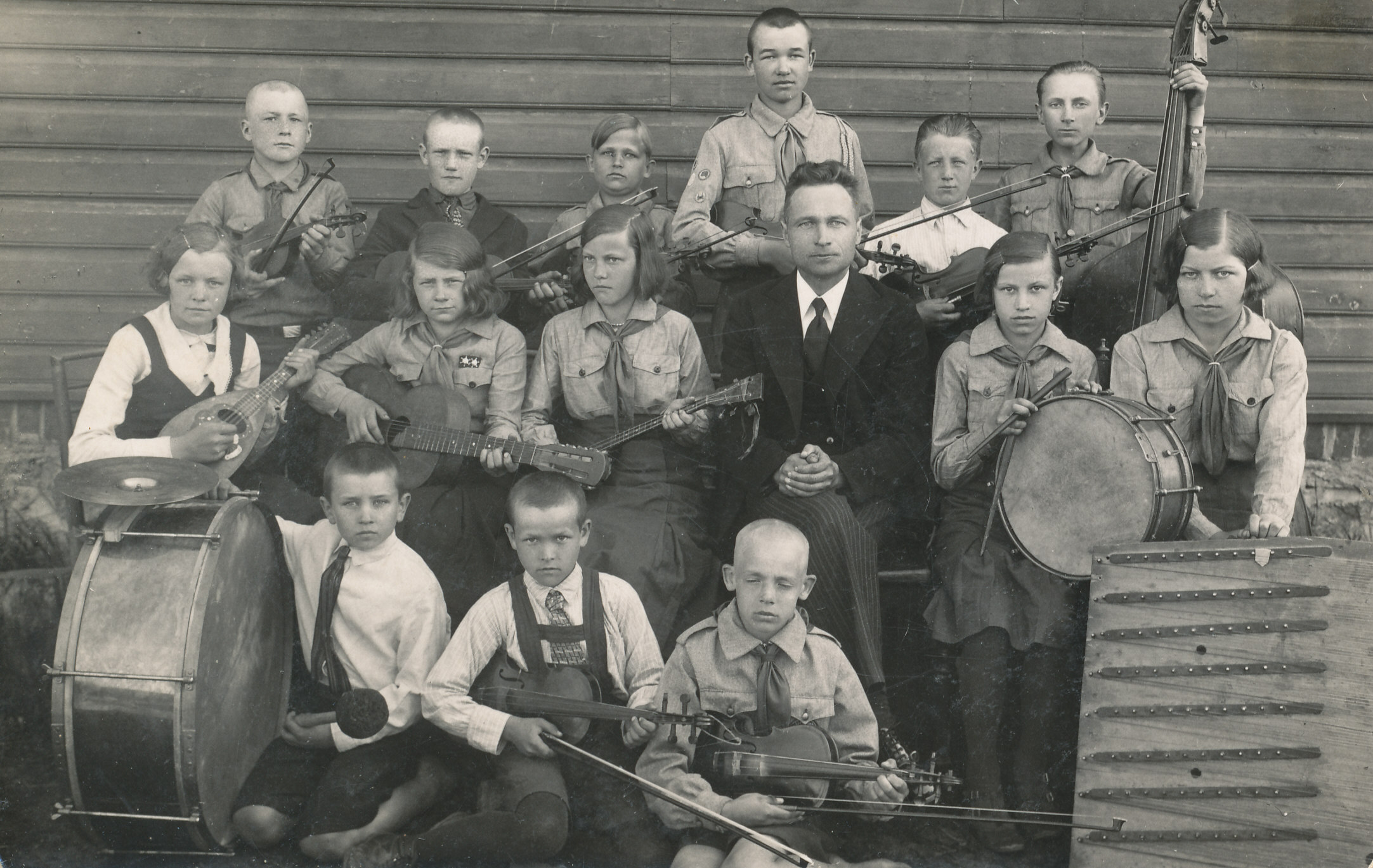 Foto. Osula (Sõmerpalu) algkooli õpilasorkester 1936.a. Elmar Lanno juhatusel. Foto Tremba Põlvas.