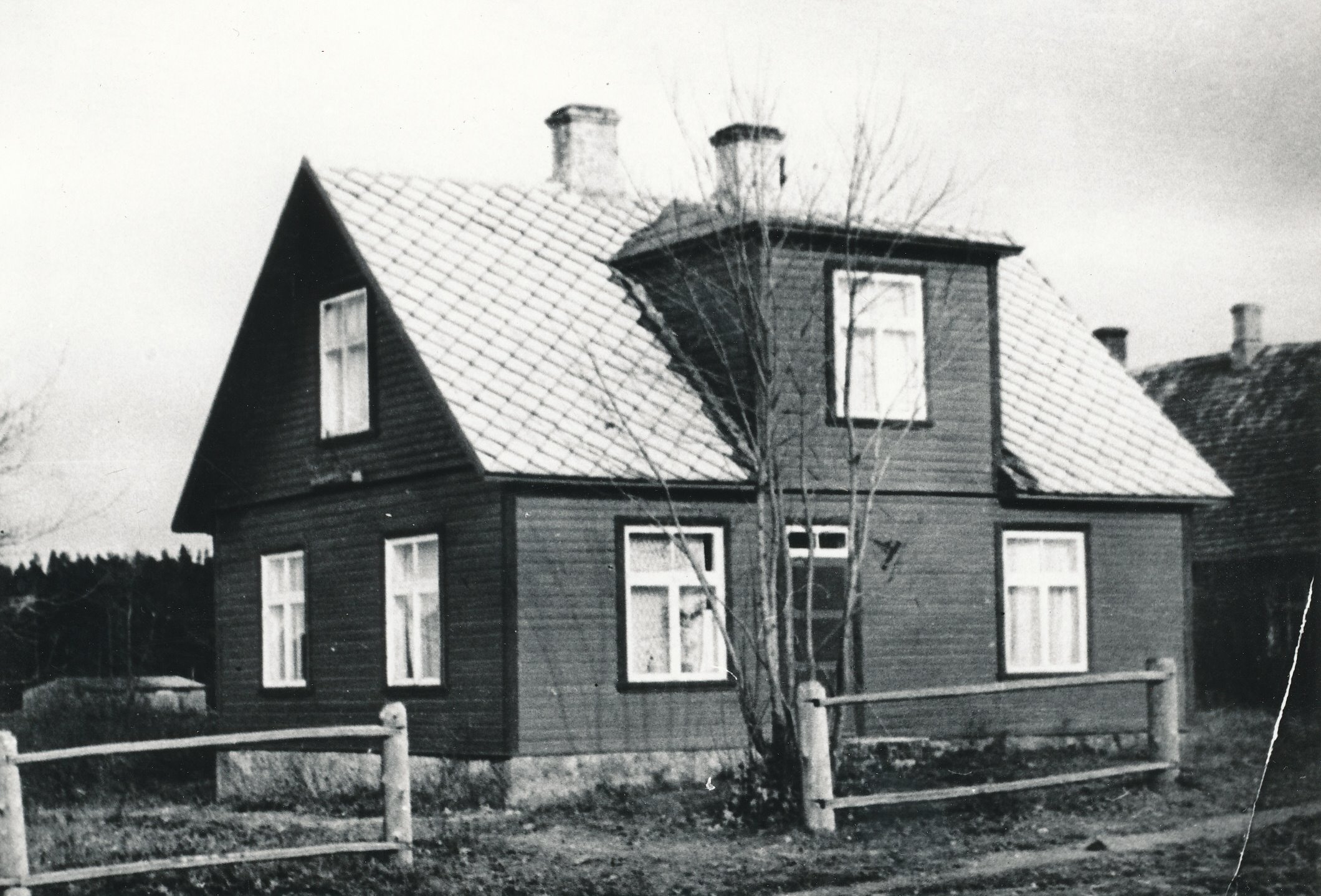 Foto. Elamu Vastseliinas Võidu t. 9 1955.a.