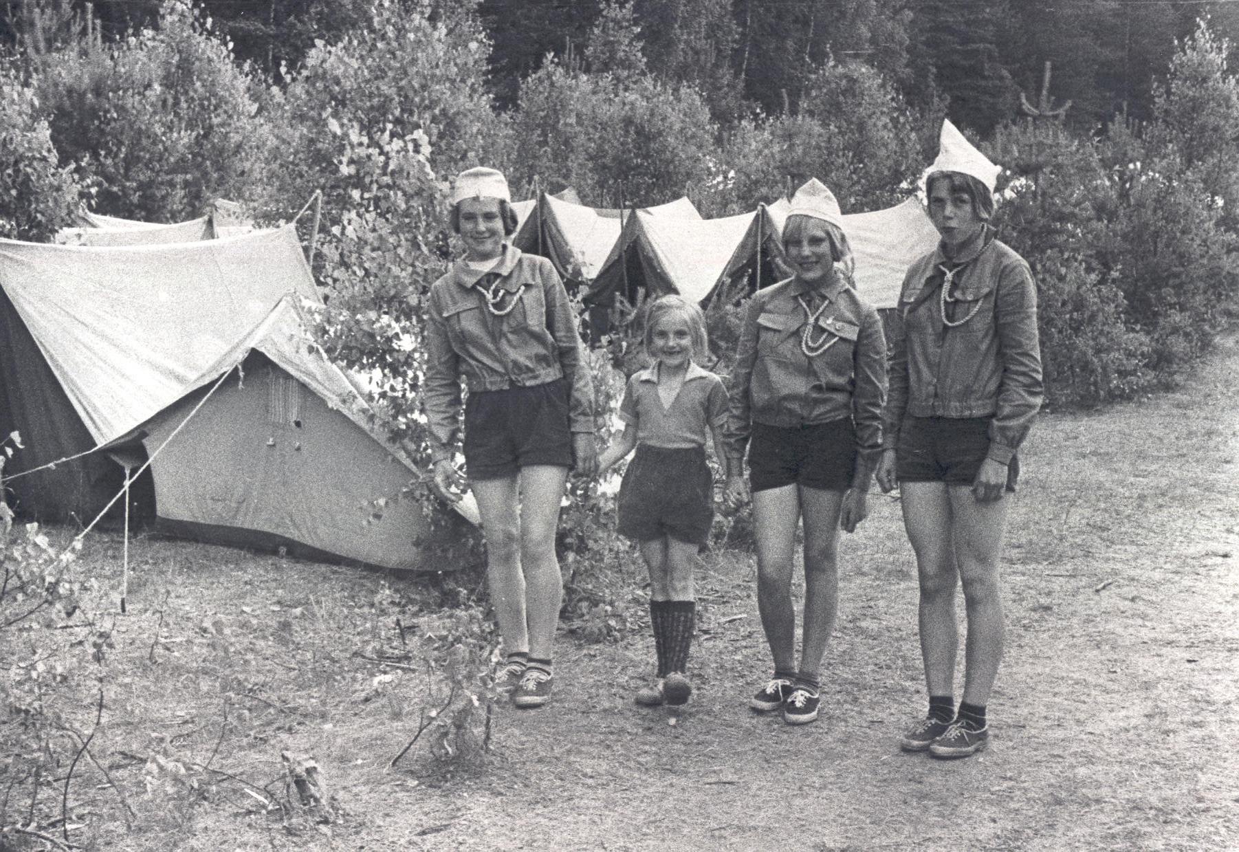 Foto. Võru rajooni pioneeride Pärlijõe pioneerilaagris Rõuges Matsi küla all.