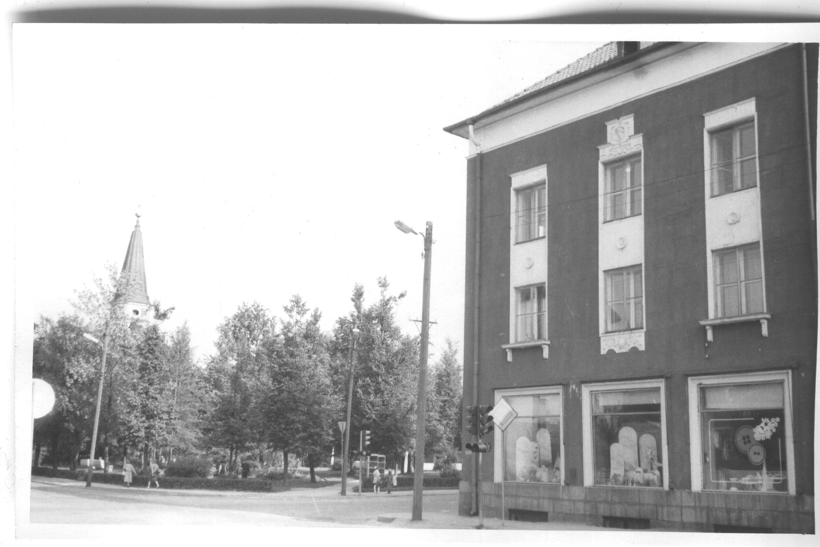 Foto.Võru pangahoone järvepoolne külg 1988.a.