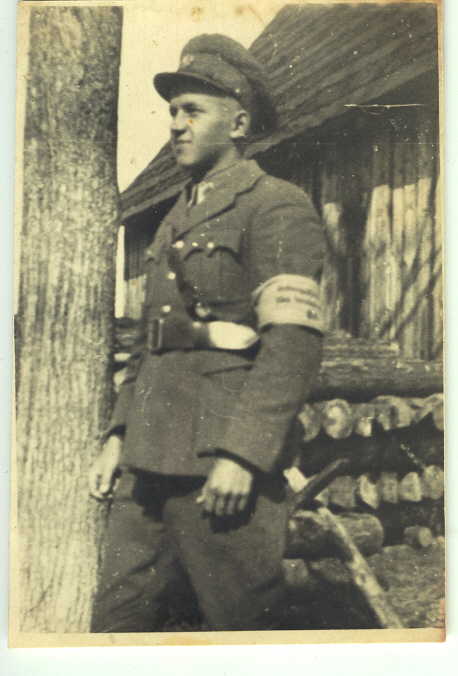 Foto. Lainemäe, Eduard omakaitse vormis 1941.a. suvel Võru vallas Villa külas.